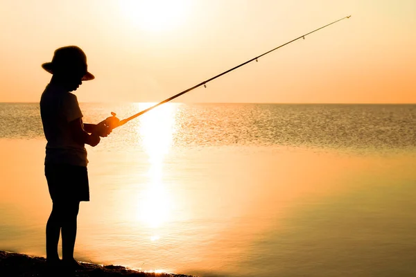 Gelukkig Kind Visser Vissen Aan Zee Natuur Silhouet Reizen — Stockfoto