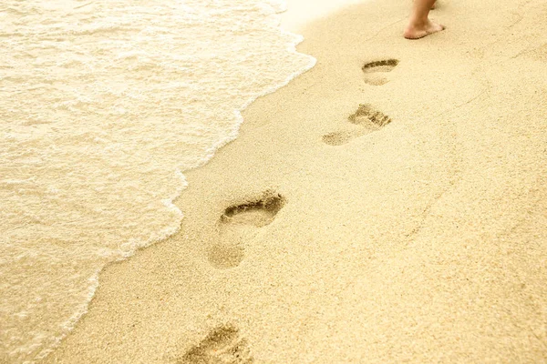 Voetafdrukken Het Zand Het Strand Zomer — Stockfoto