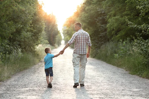 Heureux Père Fils Aller Sur Route — Photo