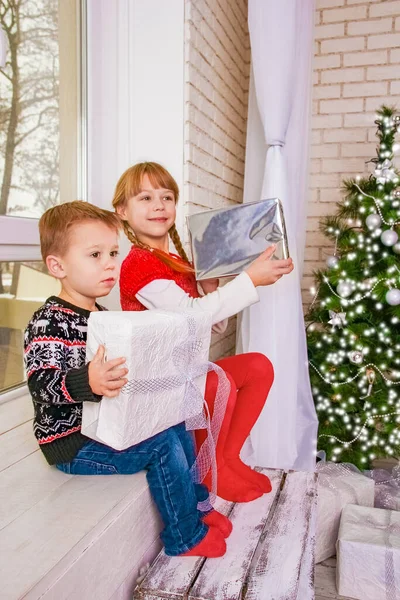 Happy Kids Home Christmas — Stock Photo, Image