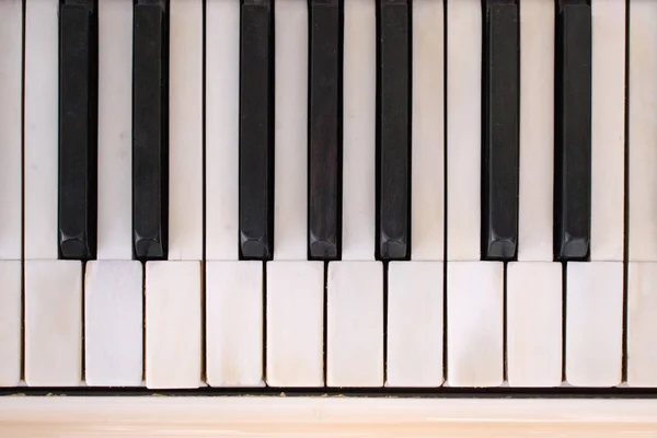 Altes Klaviertastaturfragment Elfenbeinfarbe — Stockfoto