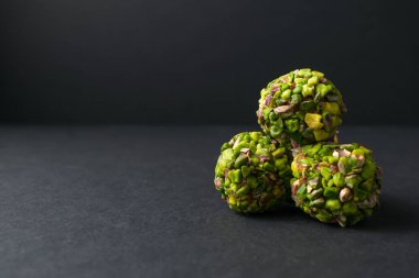 Şeker topu. Orta Doğu Fıstık Şekerlemesi. Sağlıklı ve şekersiz. Boşluğu kopyala. 