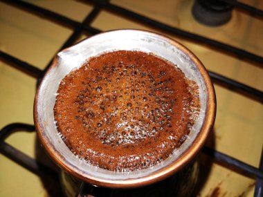 Bir Türk kahve demlendi.