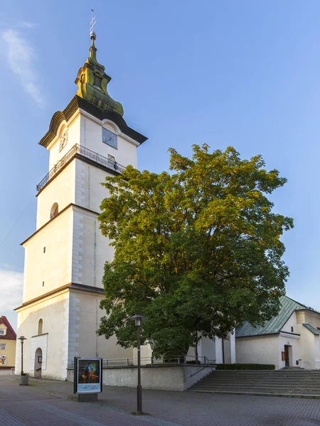 Prievidza, Slovakya - 24 Temmuz 2018: Prievidza eski şehir merkezi Slovakya sokakta