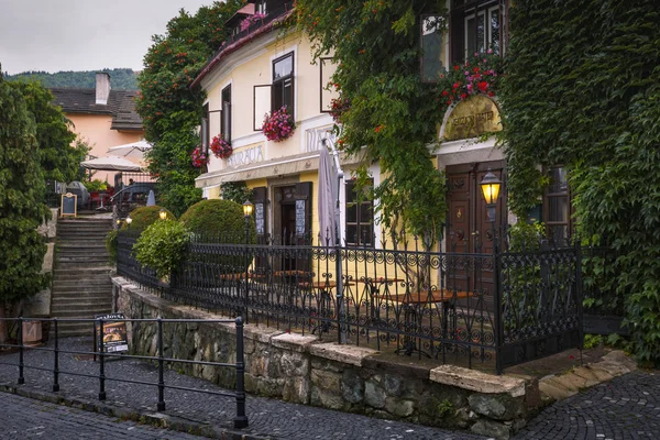 Banska Stiavnica, Slovakya - 22 Temmuz 2018: Slovakya 'nın orta kesimindeki Banska Stiavnica kasabasındaki restoran