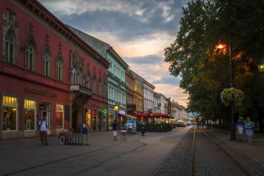 Kosice, Slovakya - 20 Mart 2016: Slovakya 'nın doğusundaki Kosice kentinin ana meydanında tarihi mimari