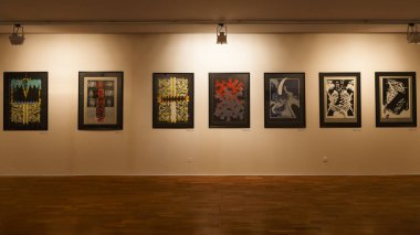 Kosice, Slovakya - 12 Ağustos 2018: Geçici sergi Kosice Doğu Slovak galerisinde resim sergisi