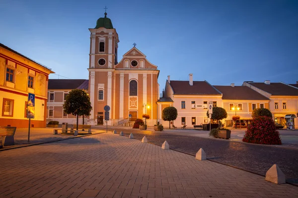 Roznava Słowacja Sierpnia 2018 Kościół Głównym Placu Roznava Słowacja — Zdjęcie stockowe