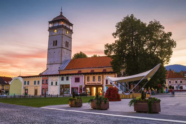 Roznava Słowacja Sierpnia 2018 Wieża Strażnicza Głównym Placu Roznava Słowacja — Zdjęcie stockowe