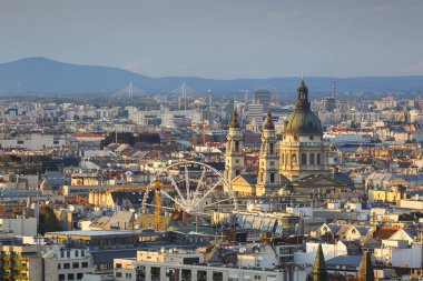 Budapest, Macaristan - 15 Ağustos 2018: Aziz Stephen Bazilikası Citadella, Budapeşte, Macaristan üzerinden görünümünü