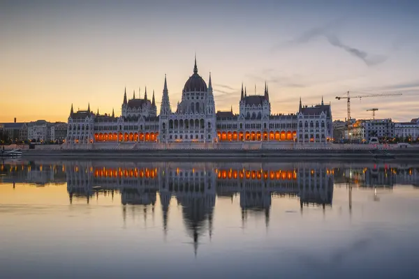 View Hungarian Parliament River Danube Early Morning — Stock Photo, Image