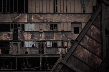 Ostrava, Çek Cumhuriyeti - 21 Ağustos 2018: Aşağı Vitkovice 'deki kokain fırınının ayrıntıları, eski demir fabrikalarının eşsiz bir endüstriyel mimari koleksiyonundan oluşan ulusal bir sanayi mirası alanı