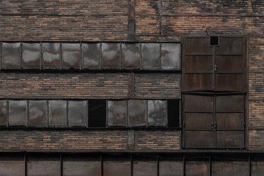 Ostrava, Çek Cumhuriyeti - 21 Ağustos 2018: Aşağı Vitkovice 'deki kokain fırınının ayrıntıları, eski demir fabrikalarının eşsiz bir endüstriyel mimari koleksiyonundan oluşan ulusal bir sanayi mirası alanı