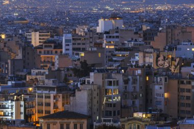 Atina, Yunanistan - 07 Ekim 2018: Psirri mahalle olarak görülen merkezi Atina'da Areopagus hill, Yunanistan.