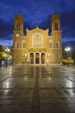 Atina, Yunanistan - 29 Eylül 2018: Atina Metropolitan Katedrali Atina 'nın eski kentindeki Metropolis meydanında yer aldı.