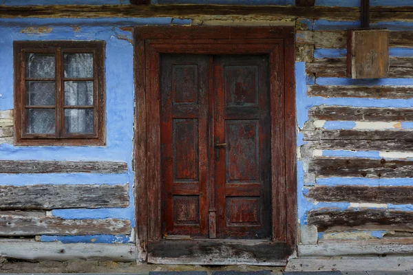 Dörr Och Fönster Ett Traditionellt Hus Folkusova Norra Slovakien — Stockfoto