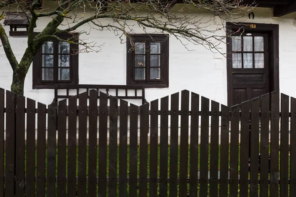 Αυλή Ενός Παραδοσιακού Σπιτιού Στο Χωριό Slovany Βόρειο Σλοβακία — Φωτογραφία Αρχείου