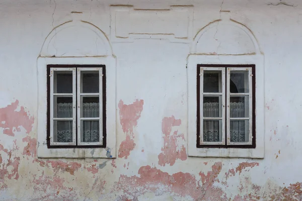 Janelas Uma Casa Tradicional Aldeia Haj Norte Eslováquia — Fotografia de Stock