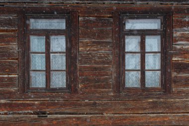 Budis Köyü, Kuzey Slovakya geleneksel bir evde Windows