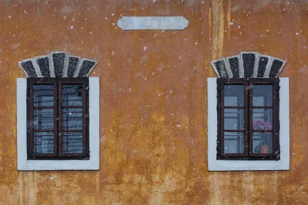 Fenêtres Une Maison Traditionnelle Dans Village Dubove Nord Slovaquie — Photo