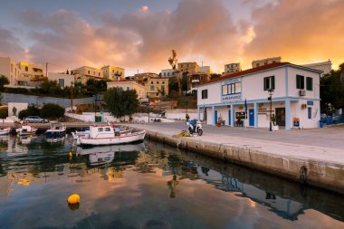 Inouses Adası.