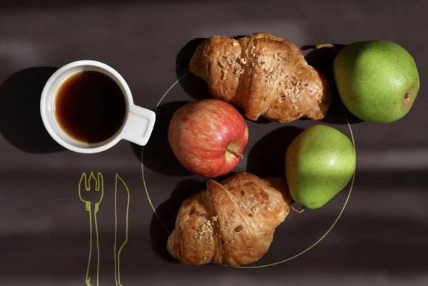 Blick Auf Kaffeetasse Mit Obst Und Croissants Morgenstimmung — Stockfoto