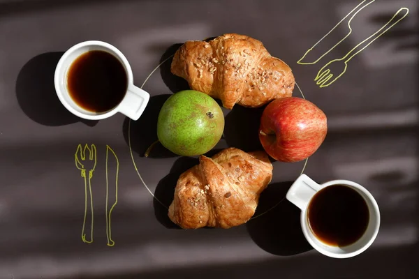 Blick Auf Kaffeetasse Mit Früchten Und Croissants Morgenstimmung — Stockfoto