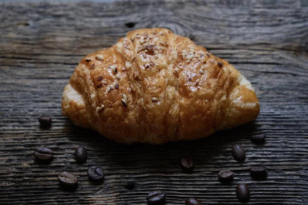 Croissant Closeup Background Old Table Coffee Beans — Stock Photo, Image