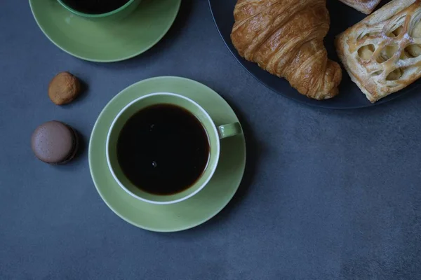 Breakfast Coffee Croissant Apple Pie Coffee Composition Dark Background — Stock Photo, Image