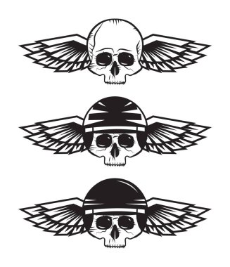 Motosiklet kafatasları kask ve kanatlarla ayarlandı. Heavy metal Vintage Biker tasarım