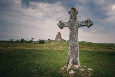 Eski haç ve taş ve kalıntılar içinde belgili tanımlık geçmiş