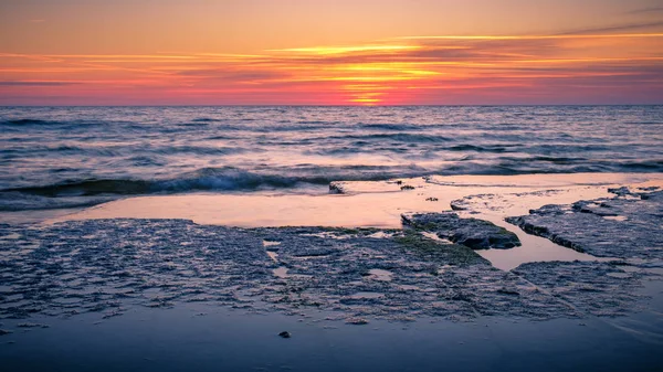 Widesrceen deniz günbatımı fotoğrafı