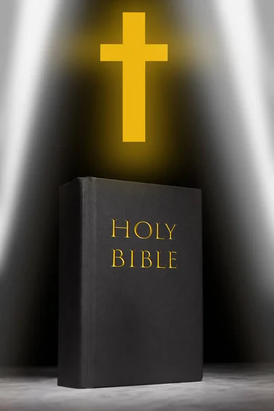 Helig Bibel Bok Vila Ett Marmorbord Med Kopia Utrymme För — Stockfoto