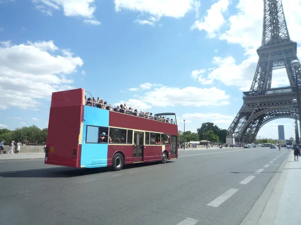 Párizs Franciaország Tour Eiffel Augusztus 2018 Busz Tele Turista Ausztrián — Stock Fotó