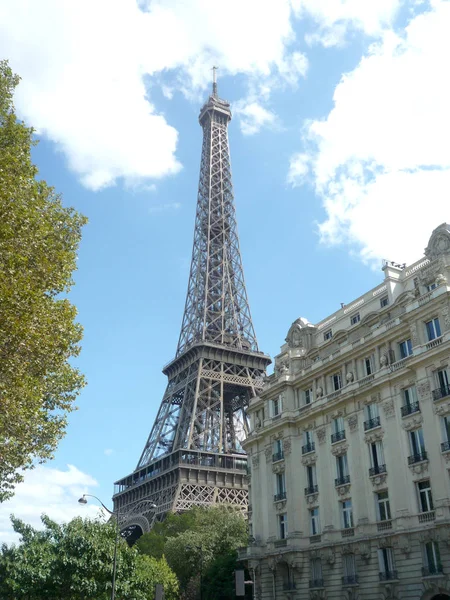 Paris França Agosto 2018 Vista Sobre Tour Eiffel Dia Ensolarado — Fotografia de Stock