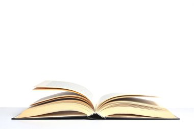 metniniz için kopyalama alanı ile beyaz arka plan üzerinde yalıtılmış kitap açık