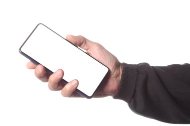 erkek adam tutma ve beyaz arka plan üzerinde el etrafında kırpma yolu ile izole boş akıllı telefon gösteren ve metin için kopyalama alanı ile ekran