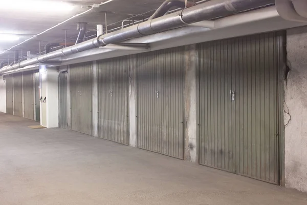 Garagem Subterrânea Vazia Velha Com Espaço Cópia Para Seu Texto — Fotografia de Stock