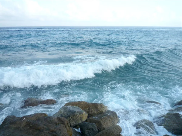 Precipício Mar Com Espuma Tecer Espaço Cópia Para Seu Texto — Fotografia de Stock