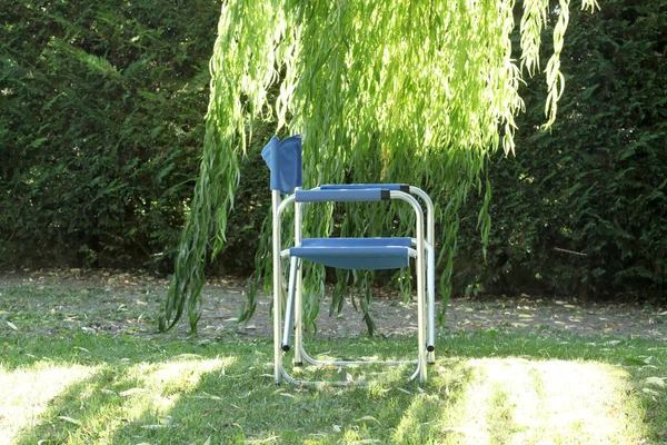 Relax Konzept Leerer Stuhl Garten Bei Sonnenuntergang Mit Kopierplatz Für — Stockfoto