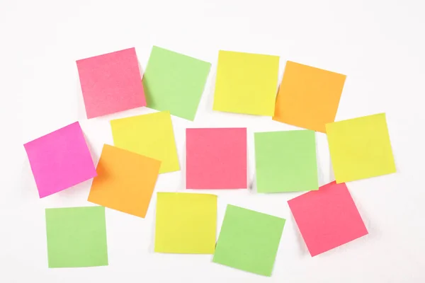 Groep Van Blanco Kleurrijke Papier Plakkerige Notities Geïsoleerd Witte Muur — Stockfoto