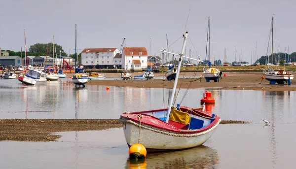 Safety Boat Lies Shallow Water Front Tide Mill Woodbridge Deben — Stock Photo, Image