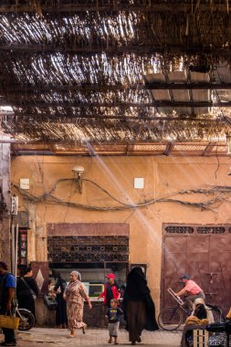 Marakeş, Fas-19 Ekim 2017: Marakeş eski Medina yerel insanlar.