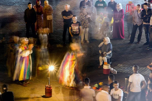 Marakeş, Fas-20 Ekim 2017: Marakeş Jemaa el Fna gece görünümü