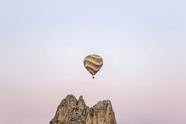 ゴレメ カッパドキアの空の熱気球 — ストック写真