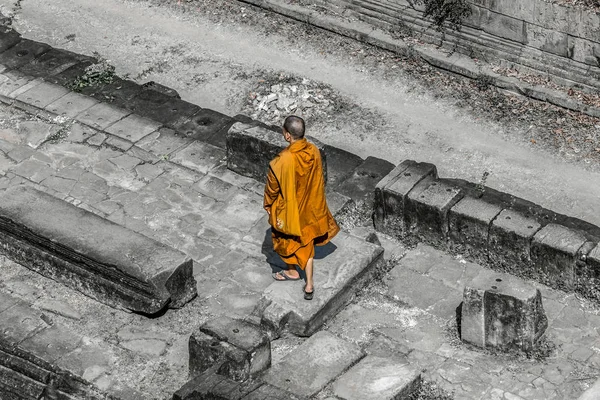 Moine Dans Temple Angkor Wat — Photo