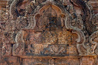 Angkor şehrinde Banteay Srei kalıntıları