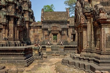 Angkor şehrinde Banteay Srei kalıntıları