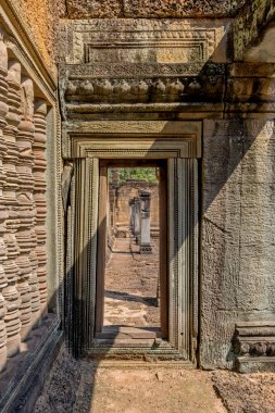 Angkor'daki Banteay Samre tapınağının kalıntıları