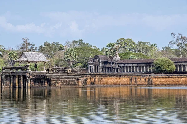Sjön Vid Angkor Wat Templet Kambodja — Stockfoto